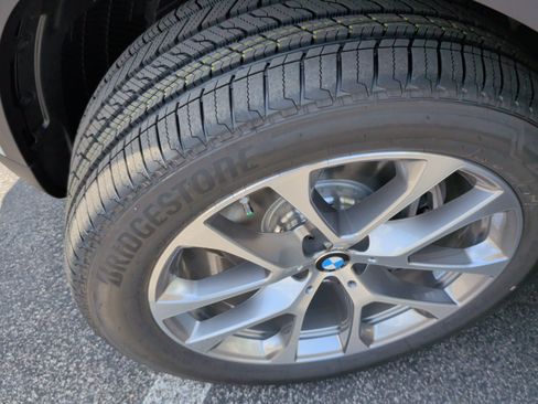 New 2026 BMW X5 xDrive40i w/ Premium Package AWD/4WD image 13