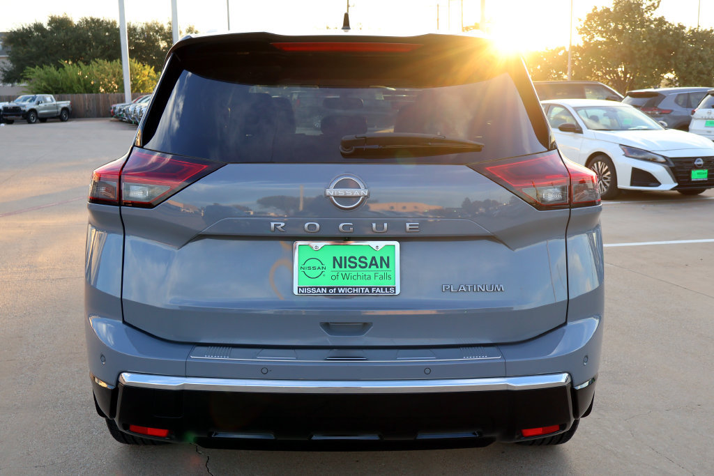 Certified 2024 Nissan Rogue Platinum w/ Platinum Premium Package FWD image 7