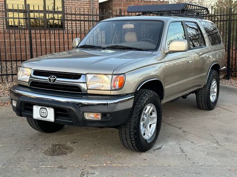 Used 2001 Toyota 4Runner SR5 image 5