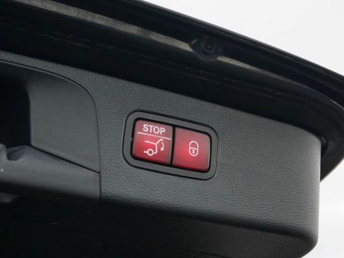 Used 2021 Mercedes-Benz GLC 300 4MATIC image 30