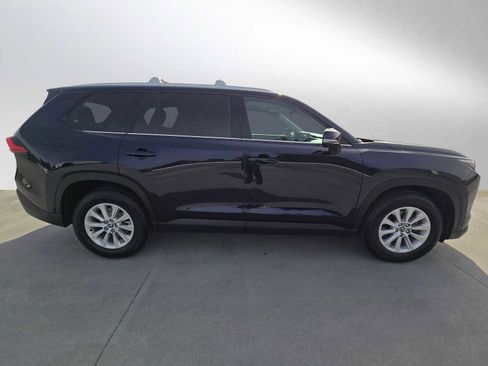 Used 2024 Toyota Grand Highlander AWD image 2