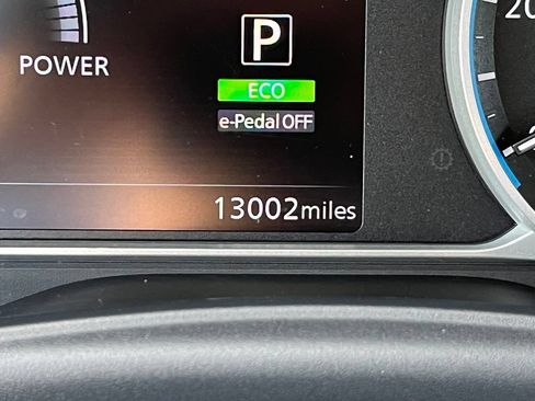 Used 2025 Nissan Leaf S FWD image 15