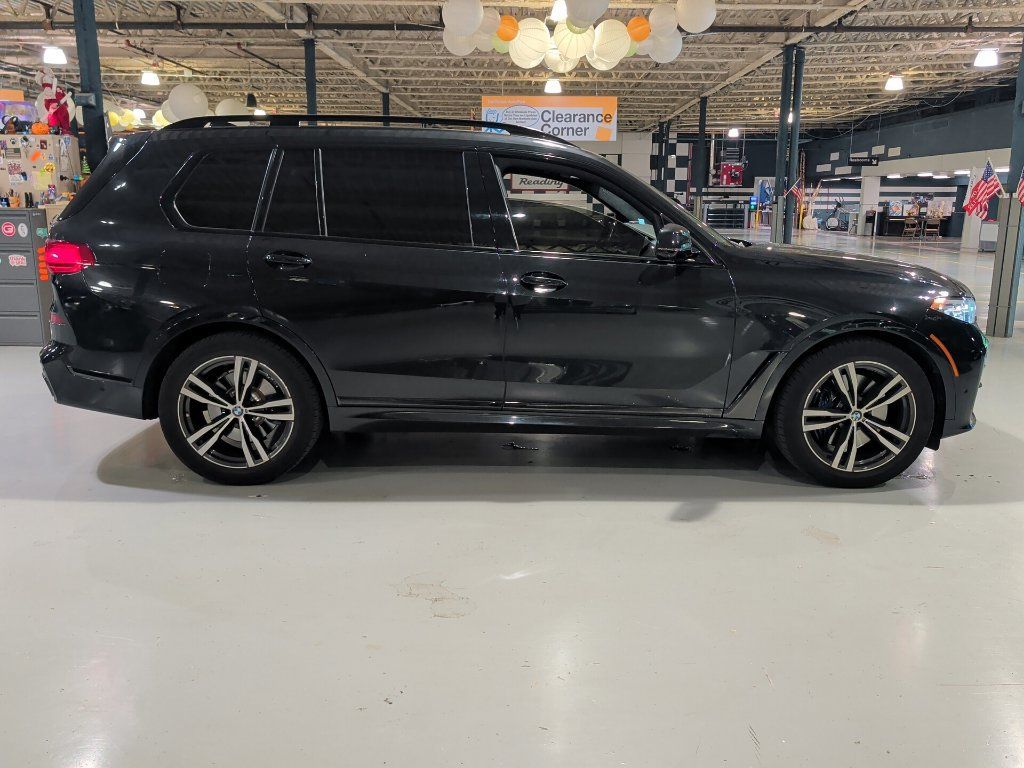 Used 2021 BMW X7 xDrive40i w/ M Sport Package AWD/4WD image 12
