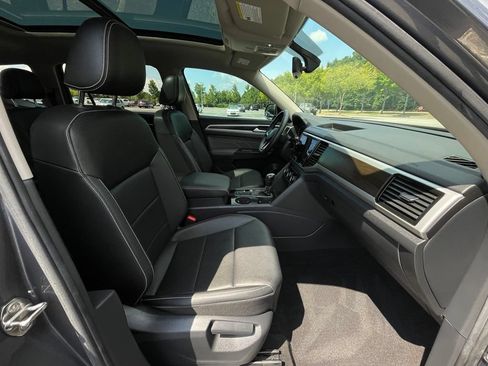 Used 2023 Volkswagen Atlas SE w/ Panoramic Sunroof Package FWD image 32