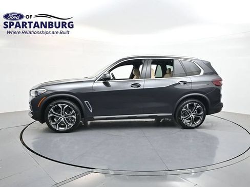 Used 2022 BMW X5 xDrive40i w/ Executive Package AWD/4WD image 4