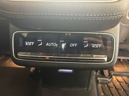 Used 2023 Mercedes-Benz GLS 450 4MATIC image 32