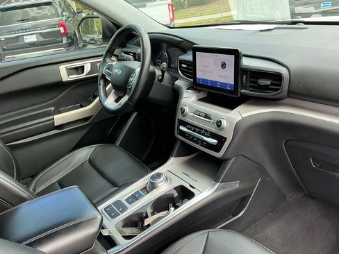 Certified 2023 Ford Explorer XLT w/ Equipment Group 202A RWD image 11