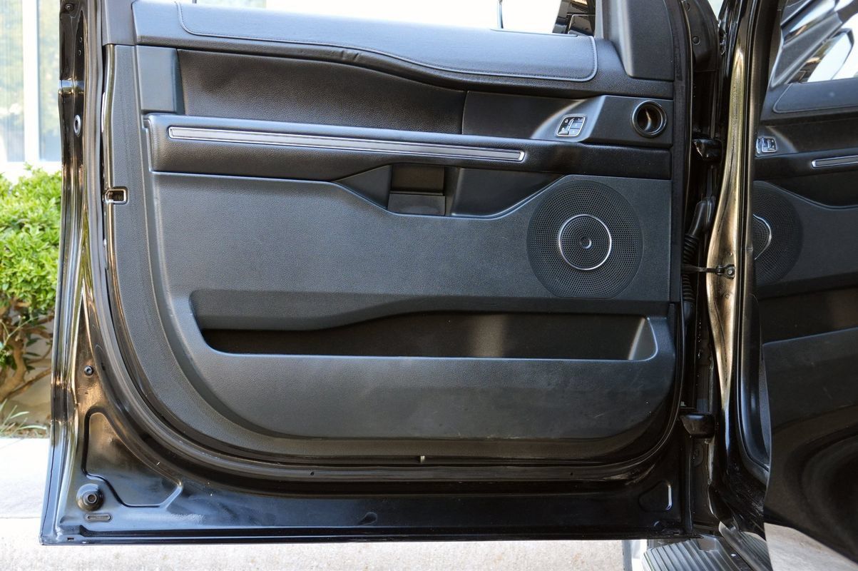 Used 2018 Ford Expedition Max XLT w/ Equipment Group 202A RWD image 36