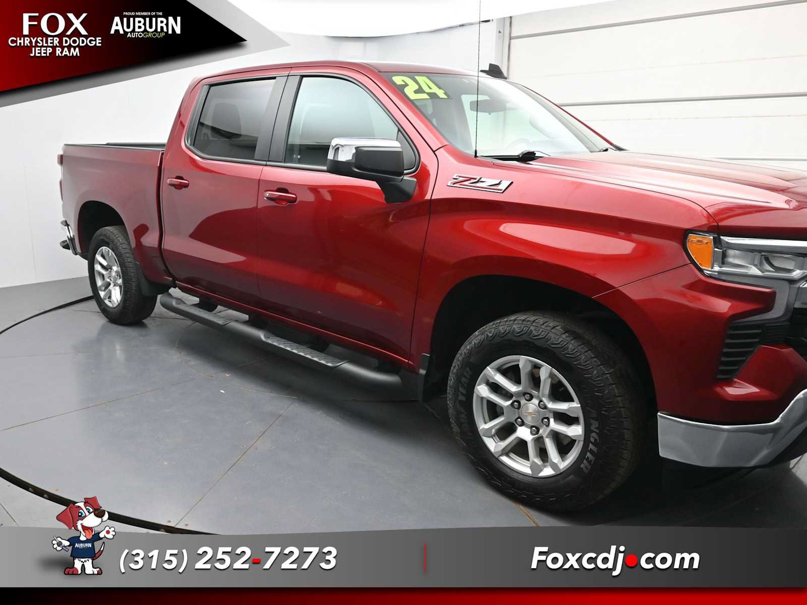 Used 2024 Chevrolet Silverado 1500 LT AWD/4WD image 2