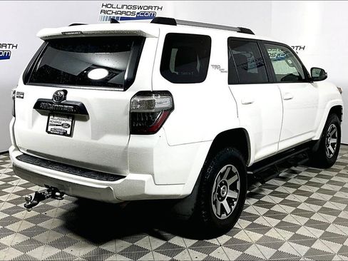 Used 2018 Toyota 4Runner TRD Off-Road Premium image 9