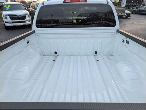 Certified 2025 Nissan Frontier SV image 9