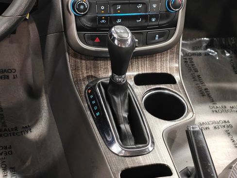 Used 2015 Chevrolet Malibu LT FWD image 31
