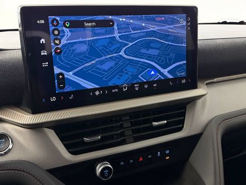 Used 2025 Ford Explorer Active RWD image 19