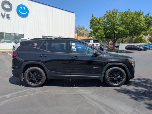Used 2022 GMC Terrain AT4 w/ Infotainment Package II image 2