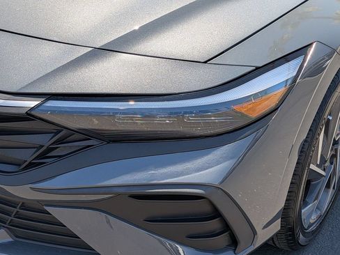Certified 2025 Hyundai Elantra Sport FWD image 9
