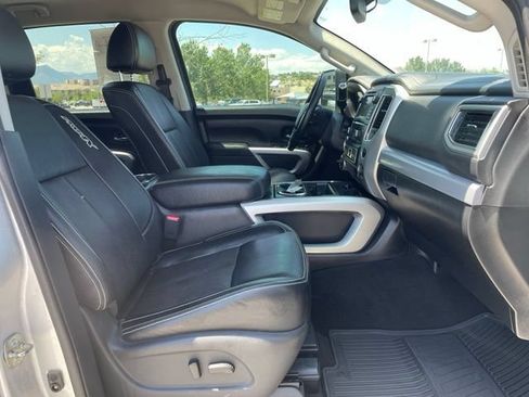 Used 2019 Nissan Titan PRO-4X w/ Pro-4x Convenience Package AWD/4WD image 34