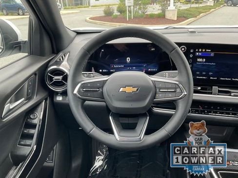 Used 2025 Chevrolet Equinox LT w/ Convenience Package II AWD/4WD image 16