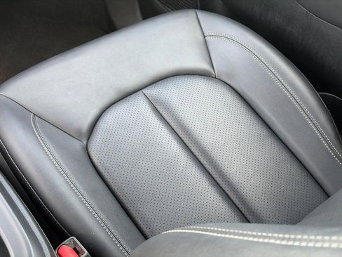Used 2025 Chrysler Pacifica Select FWD image 17