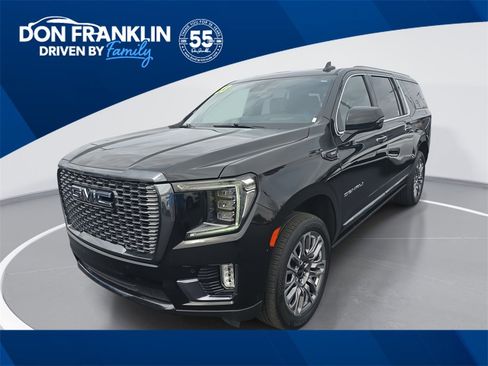 Used 2023 GMC Yukon XL Denali Ultimate image 1