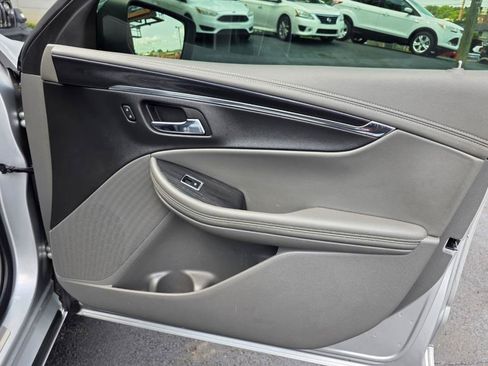 Used 2016 Chevrolet Impala LTZ FWD image 31