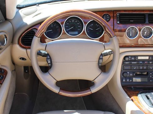 Used 2004 Jaguar XK8 Convertible image 17