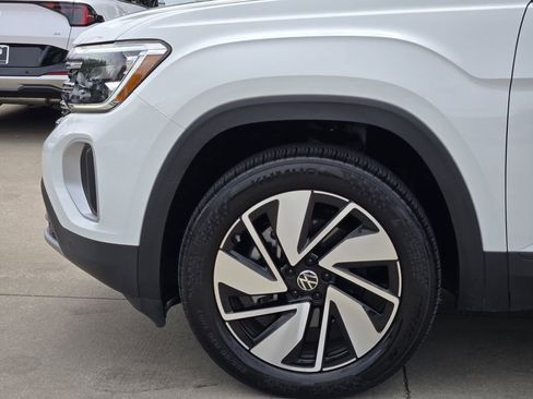 Used 2025 Volkswagen Atlas SE FWD image 14