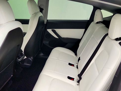 Used 2021 Tesla Model Y Long Range AWD/4WD image 26