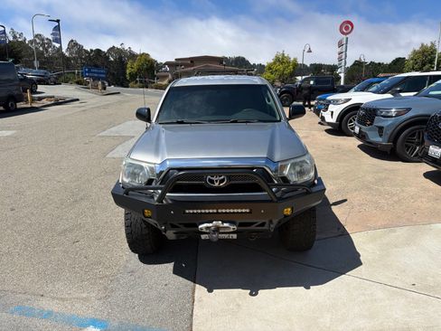 Used 2014 Toyota Tacoma 4x4 Double Cab w/ SR5 Package image 2