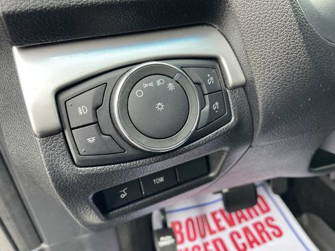 Used 2017 Ford Explorer XLT w/ Equipment Group 202A image 15