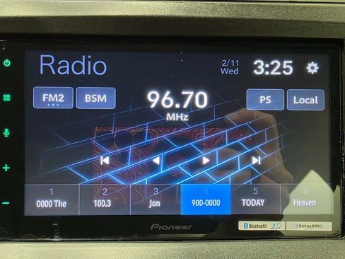 Used 2017 Toyota Camry SE image 34