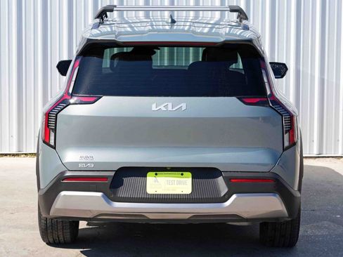 Used 2024 Kia EV9 Wind image 52