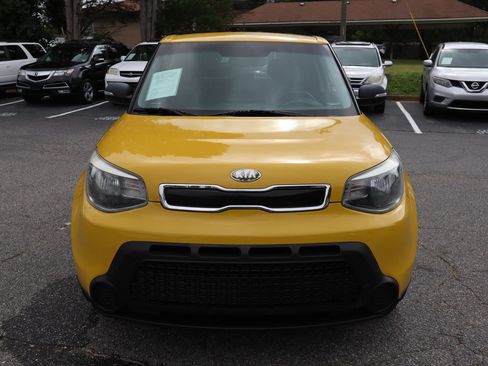 Used 2014 Kia Soul + FWD image 2