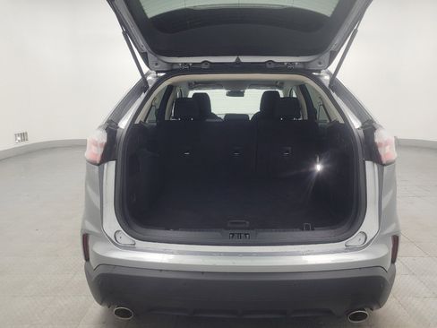 Used 2020 Ford Edge SE FWD image 29