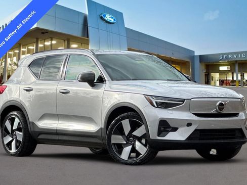 Used 2023 Volvo XC40 Recharge Ultimate image 2