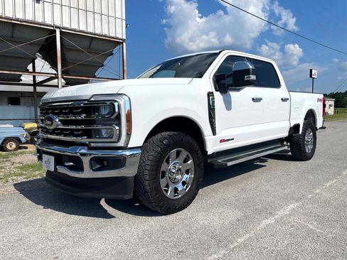 Used 2023 Ford F250 Lariat w/ Tow Technology Package image 1