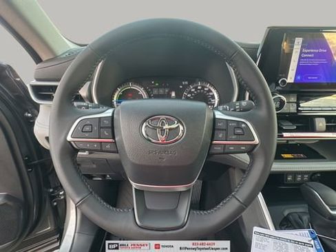 New 2026 Toyota Highlander XLE image 17