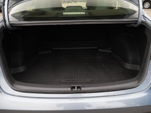 Used 2022 Toyota Corolla LE image 8