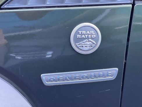 Used 2011 Jeep Liberty Renegade w/ Navigation Convenience Group image 10