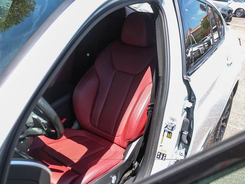 Used 2023 BMW X4 xDrive30i w/ M Sport Package AWD/4WD image 25
