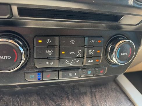 Used 2017 Ford F250 Lariat w/ Lariat Value Package AWD/4WD image 16