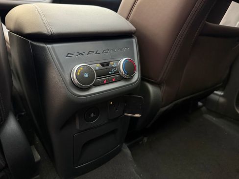New 2026 Ford Explorer Platinum image 20
