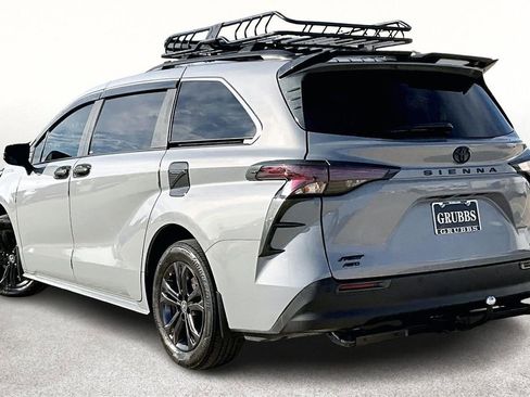 Used 2024 Toyota Sienna Platinum image 16