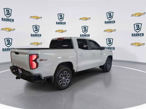 Used 2025 Chevrolet Colorado Z71 w/ Technology Package AWD/4WD image 8