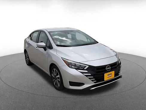 Used 2025 Nissan Versa SV FWD image 3