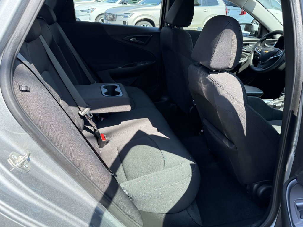 Used 2025 Chevrolet Malibu LT FWD image 13