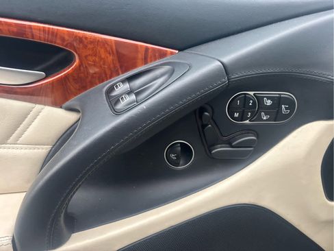 Used 2011 Mercedes-Benz SL 550 image 10