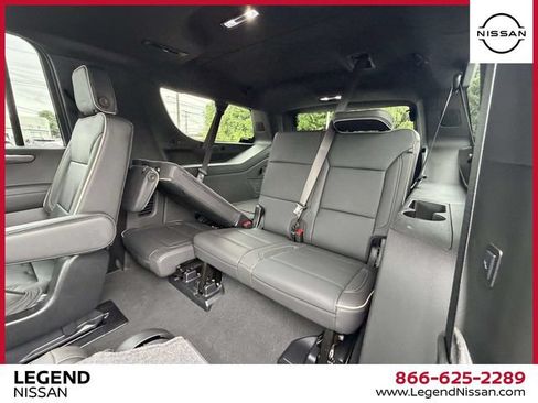 Used 2025 Chevrolet Suburban Premier AWD/4WD image 24