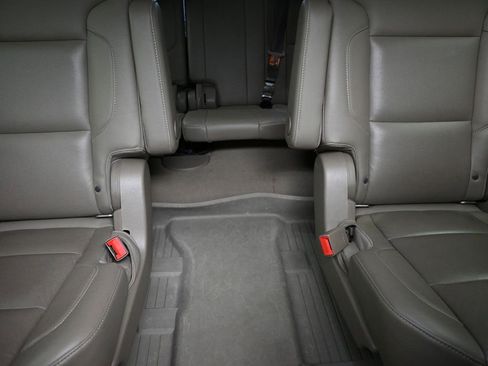 Used 2020 GMC Yukon XL SLT w/ Premium Edition image 28