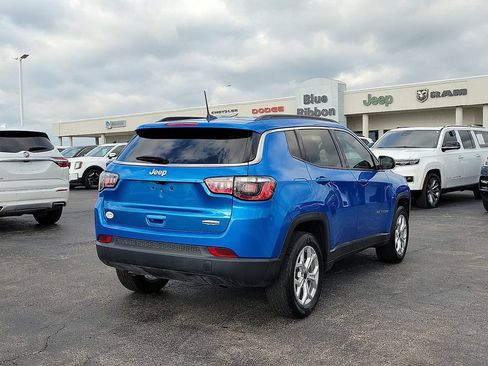 Used 2025 Jeep Compass Latitude AWD/4WD image 5