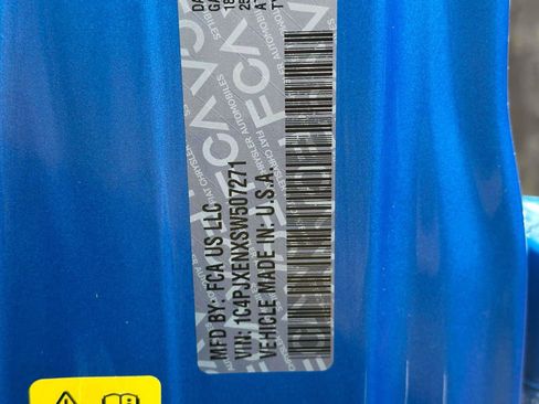 Used 2025 Jeep Wrangler Unlimited Sahara w/ Safety Group image 15